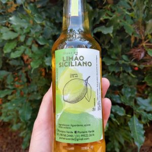 Licor artesanal de limão siciliano