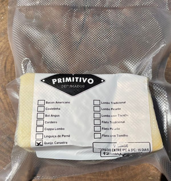 Queijo canastra defumado a frio na Nogueira pecan